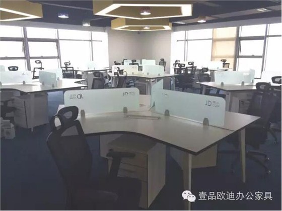【央視新聞客戶端】京東JD讓老百姓放心網購，壹品歐迪讓京東JD綠色辦公
