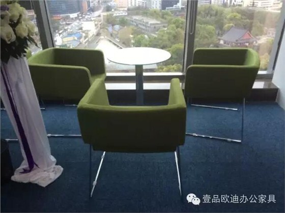 【央視新聞客戶端】京東JD讓老百姓放心網購，壹品歐迪讓京東JD綠色辦公